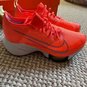 Nike Air Zoom Tempo Next% Flyknit